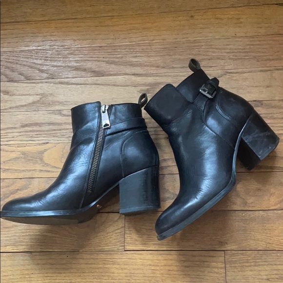 Lauren Ralph Lauren boots - Picture 3 of 4